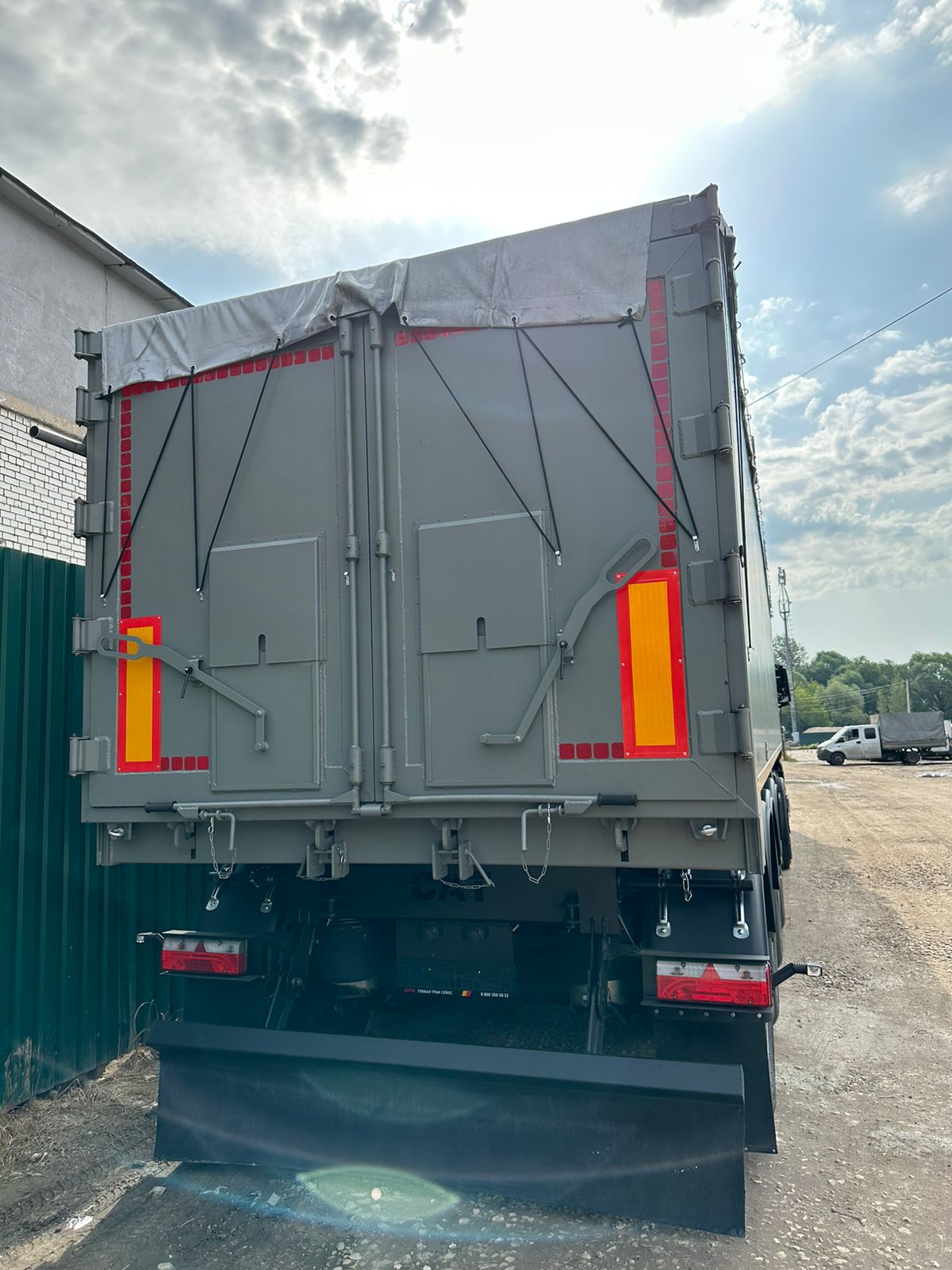 Алюминиевый полуприцеп зерновоз CAT500 55 435 | GoodTruck